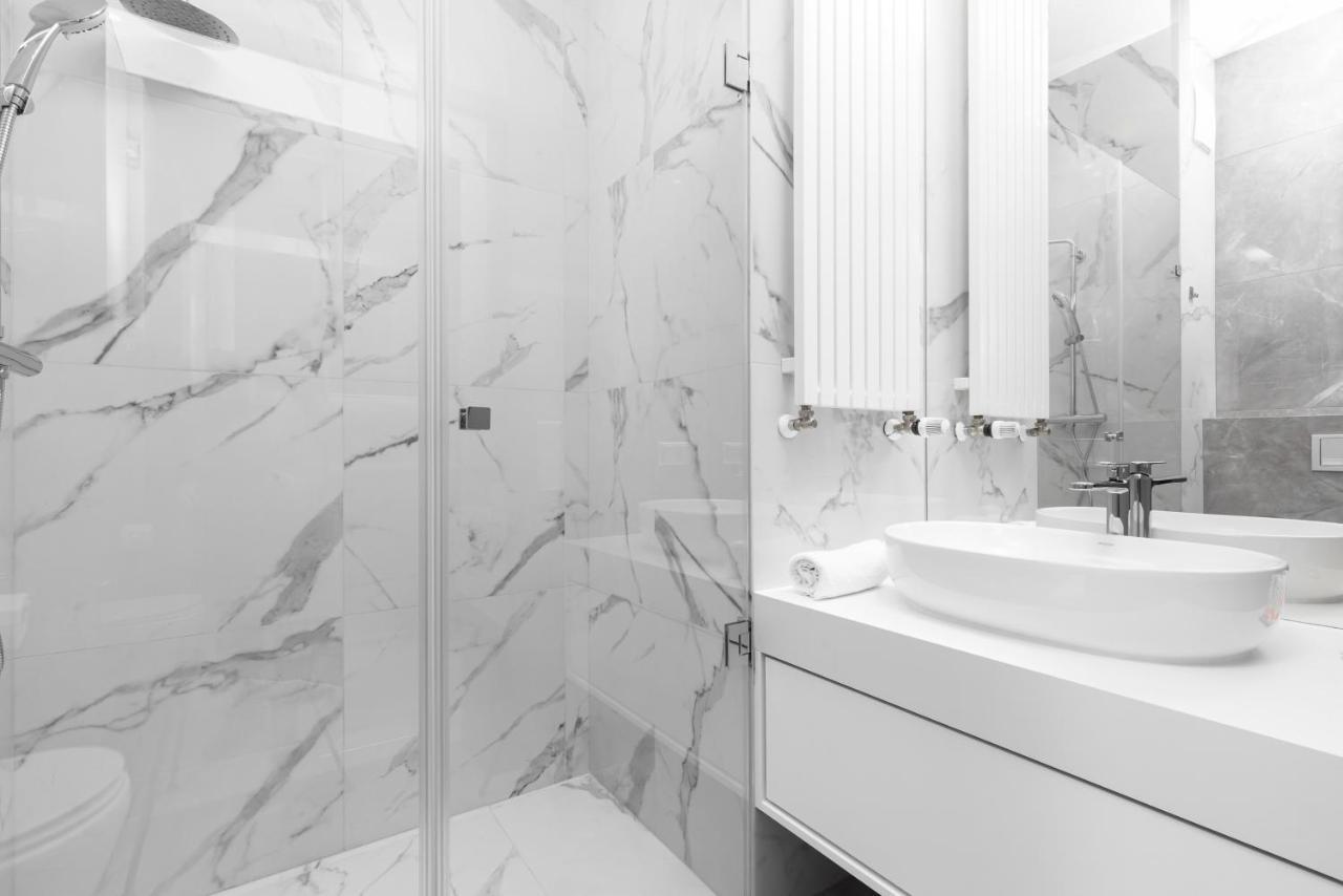 Premium Apartments Business Center By Renters Prestige Warsawa Bagian luar foto